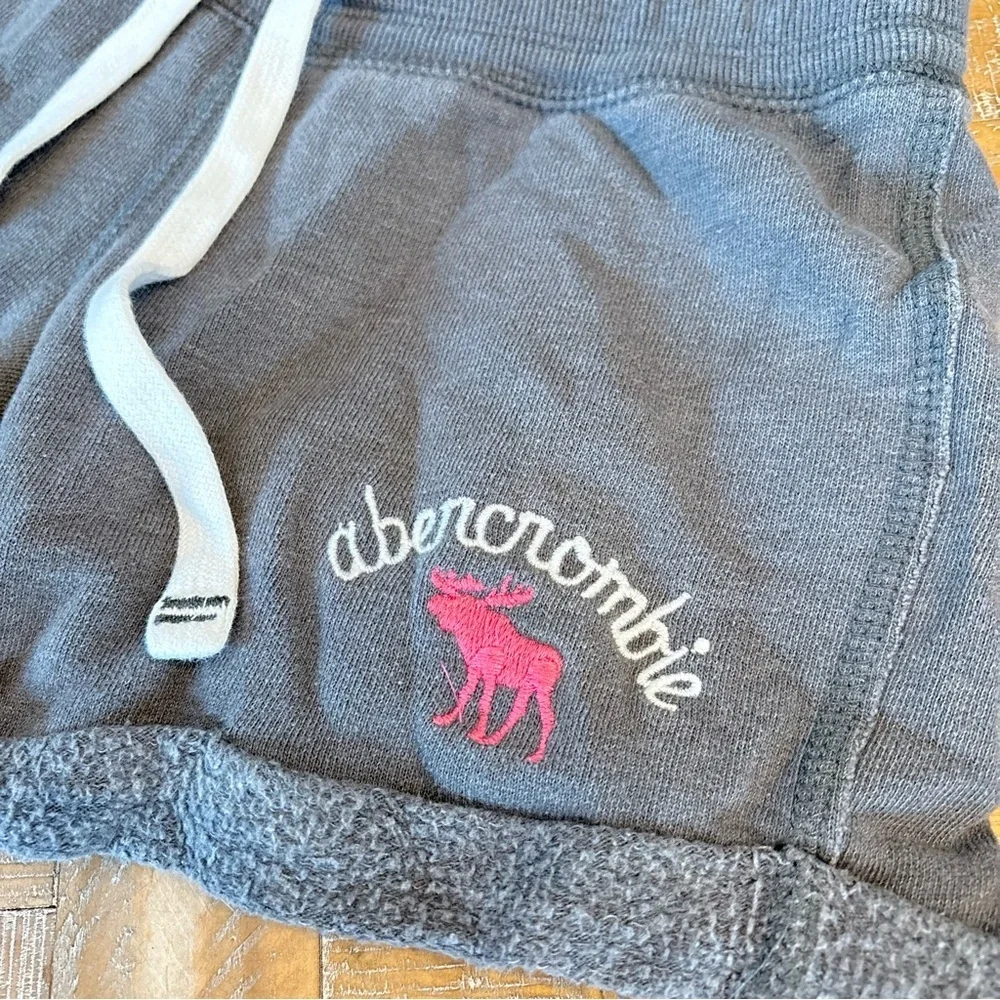 Abercrombie Kids Terry Fleece Gray Sweat Shorts Girls Size Small Y2K Style Retro